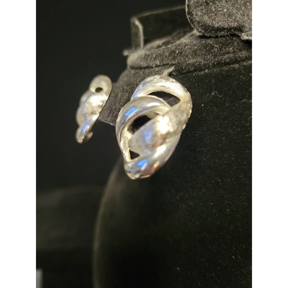 Napier Vintage Earrings Shiny Silver Chunky Linked Chain Loop Signed 1980s